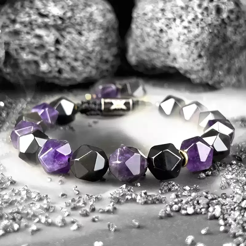Ladies’ Obsidian Amethyst bracelet in S size – purple amethyst enhances Crown Chakra meditation and intuition for women.