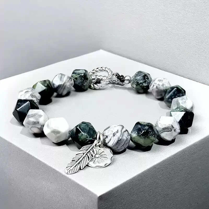 Close-up of Quezai Stone’s natural green veins for Heart Chakra activation and emotional balance