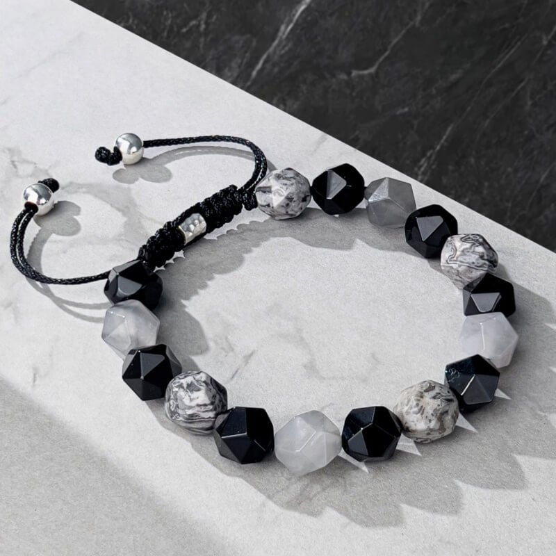 Close-up of White Crystal’s translucent光泽 for full chakra energy circulation and spiritual clarity